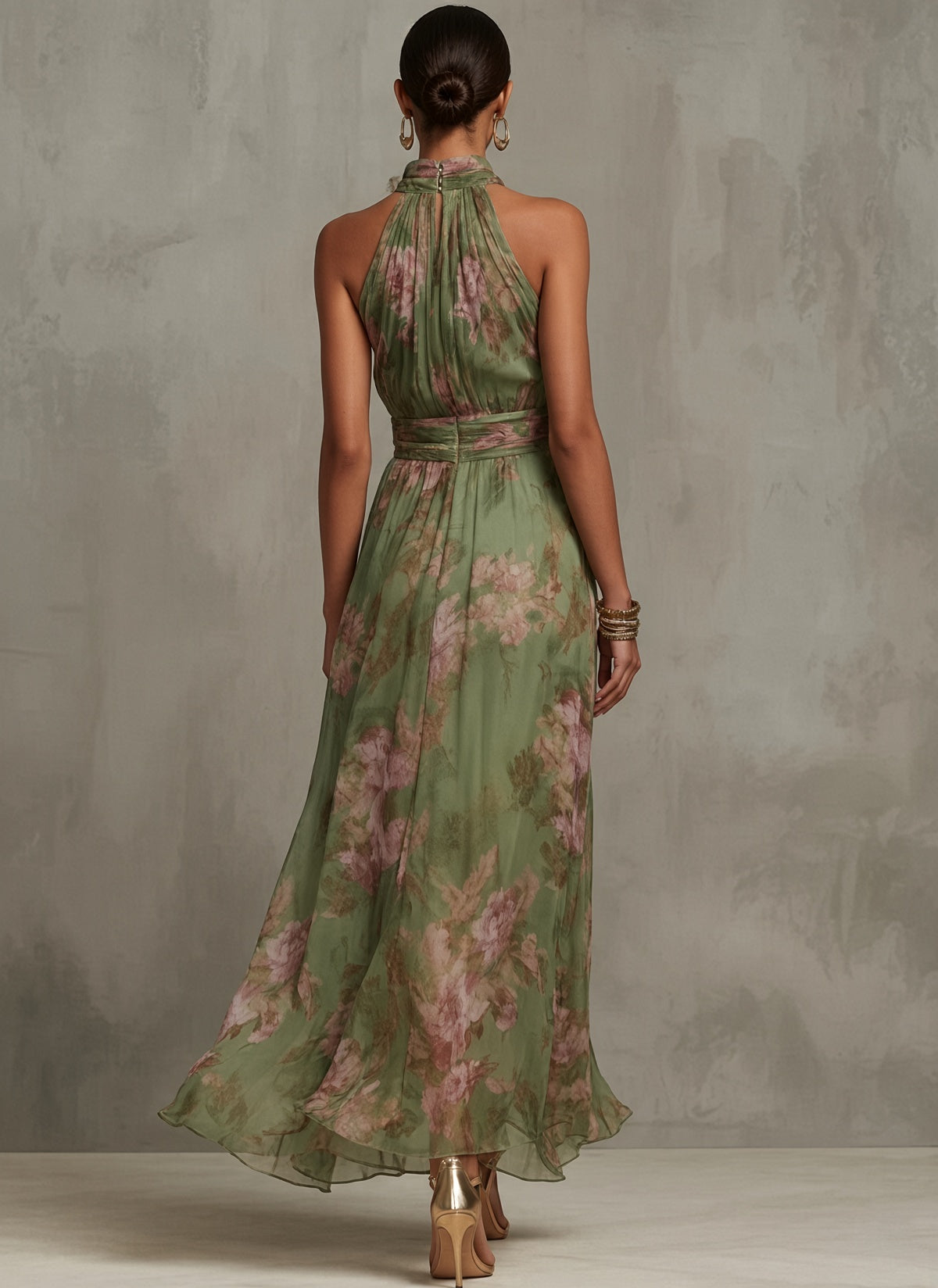 LIVIA | ELEGANTE VESTIDO LARGO HALTER CON ESTAMPADO FLORAL
